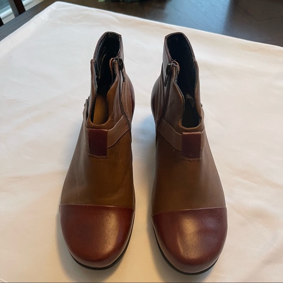 NAOT Ankle Bootie Boots Size 39, 8.5 USA | Buttery Soft | Made in Israel - Picture 2 of 11